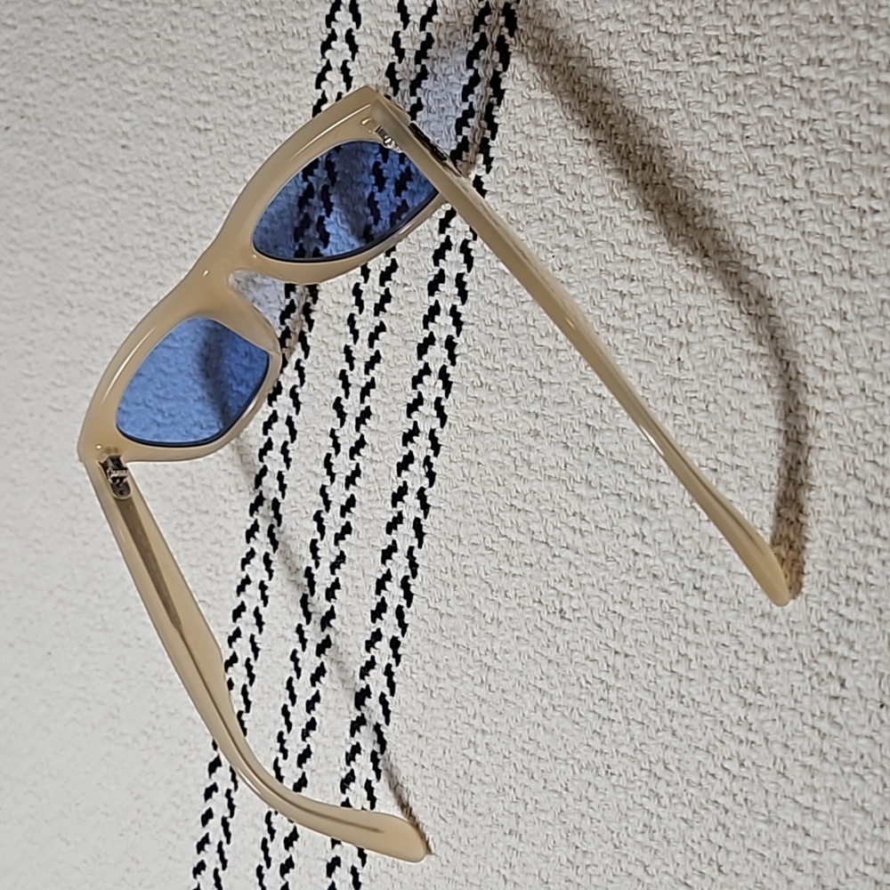 Ray-Ban Beige and Blue Sunglasses - Picture 5 of 6